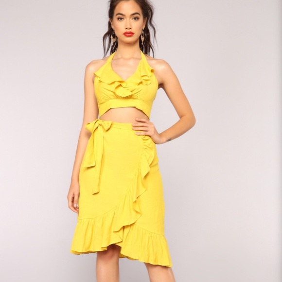 Fashionnova walk on the beach set - Picture 4 of 7